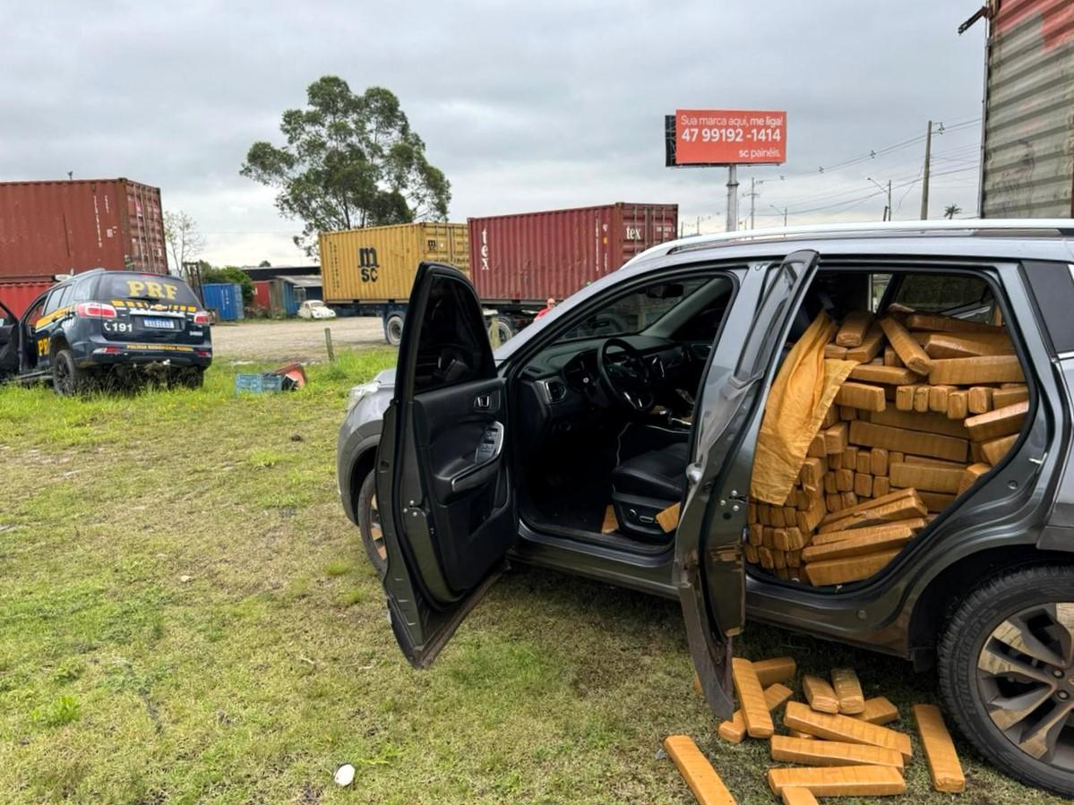 PRF intercepta em Itajaí mais de uma tonelada de maconha que iria para Florianópolis