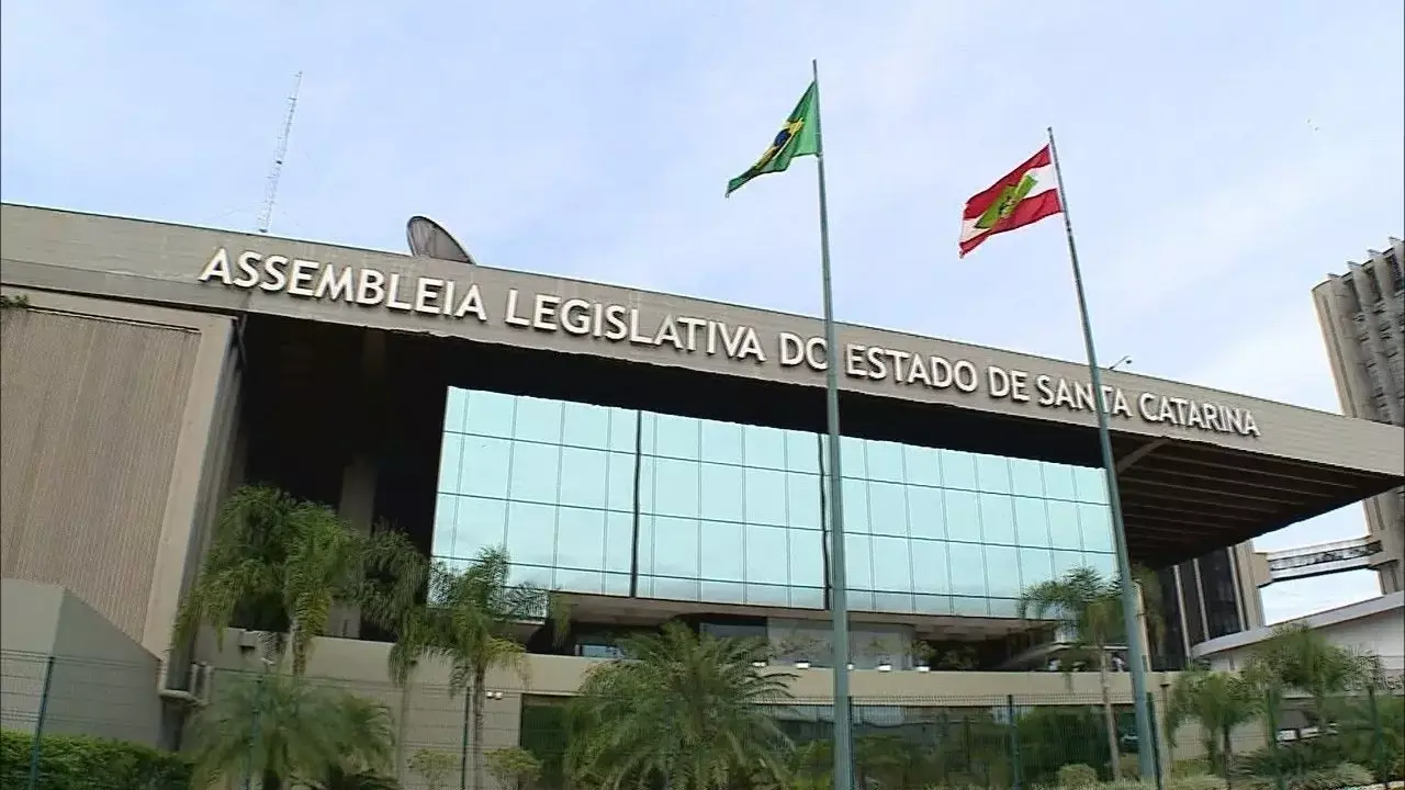 Alesc debate proteção das mulheres contra violência de gênero em SC
