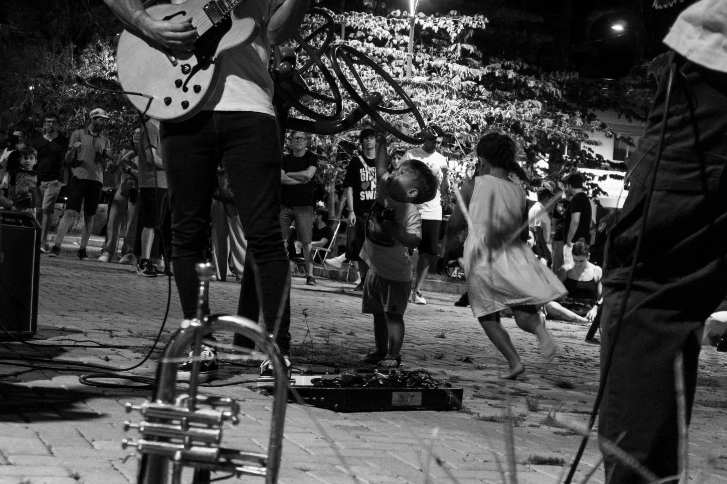 Apresentação de jazz contemporâneo do Projeto Groove Urbano ocorre nesta quarta-feira (26) na praça em frente ao Rui's One Chair em Blumenau
