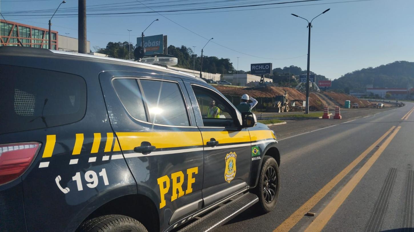 Blumenau: PRF e forças de segurança realizam Comando Educativo Integrado na BR-470 nesta quinta-feira (18)