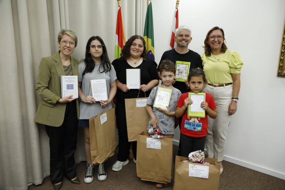 Estudantes de Blumenau têm trabalhos selecionados para Agenda Escolar de 2026