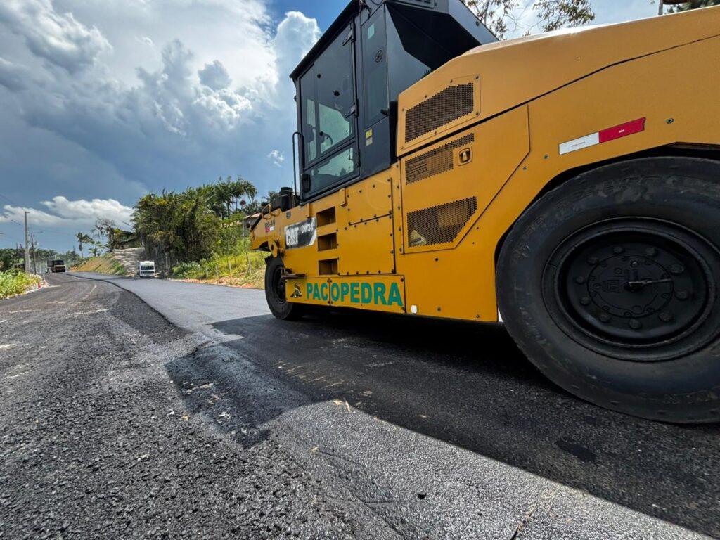 Pavimentação da Rua Leonardo Pedro Schmitt avança e entra em nova etapa