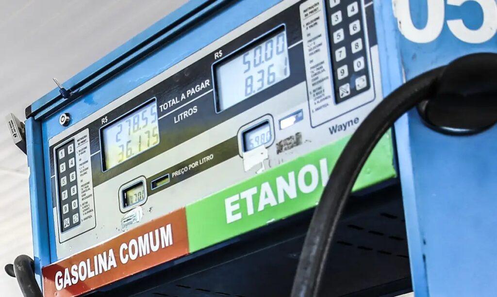 Petrobras reduz preço da gasolina e consumidores devem ficar atentos aos valores nas bombas