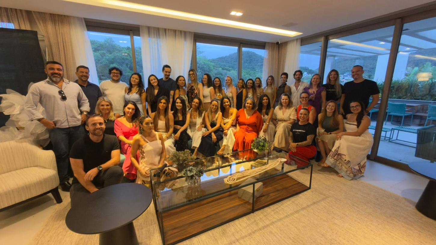 Com cenário privilegiado, happy hour marca apresentação do Home Cacupé