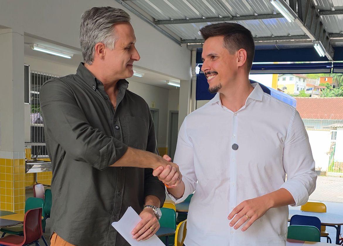 Emenda parlamentar de R$ 536 mil garante parquinhos para dez CEIs de Blumenau