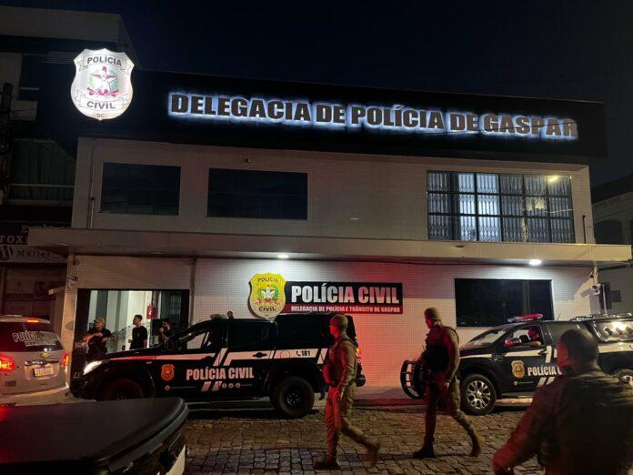 Megaoperação policial prende 5 pessoas do crime organizado em Gaspar