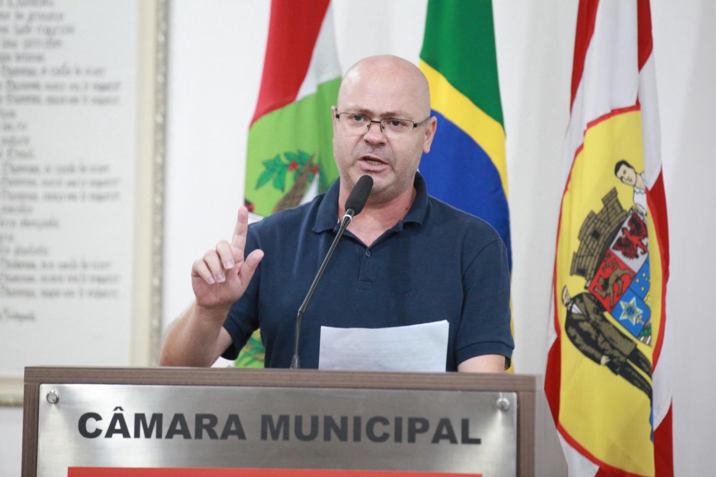 “Se roubou, vai preso”, vereador cobra apuração ética após prisão que expôs a Câmara de Vereadores de Blumenau