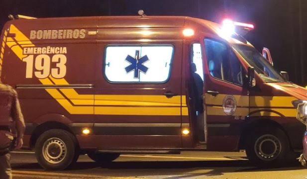 Tragédia na SC-477: colisão entre moto e caminhão deixa jovem morto em Benedito Novo