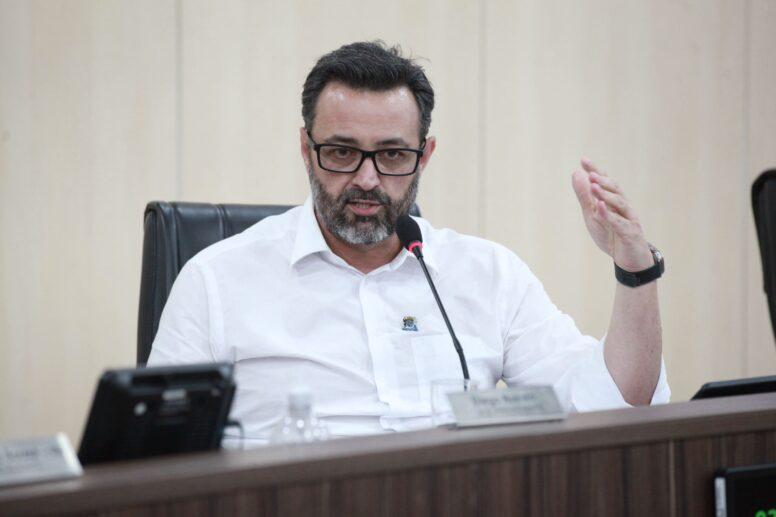 Câmara aprova requerimento de Adriano Pereira e secretário terá que explicar manutenção da cidade”