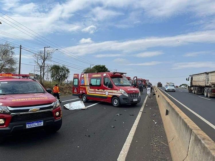  CASAL CAI E MORRE ATROPELADO