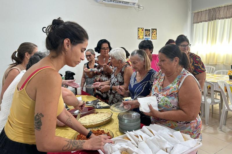 CENTRO DE MÚLTIPLO USO VICTOR FELIX DEEKE CELEBRA 26 ANOS COM FESTA PARA IDOSOS