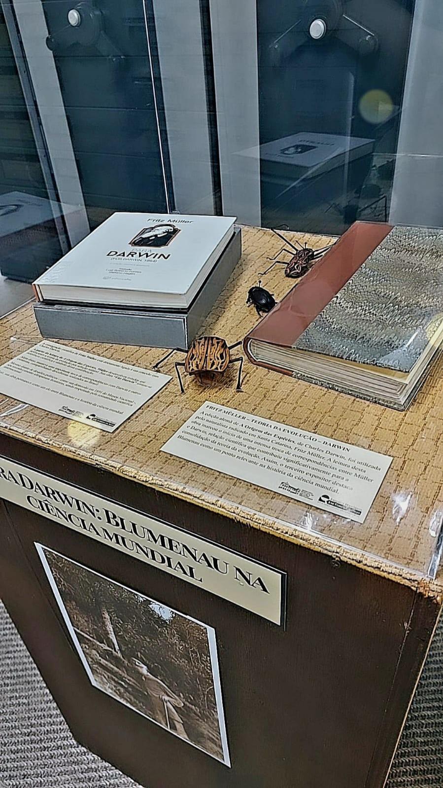 Exposição em comemoração aos 204 anos de Fritz Müller segue aberta até 15 de abril