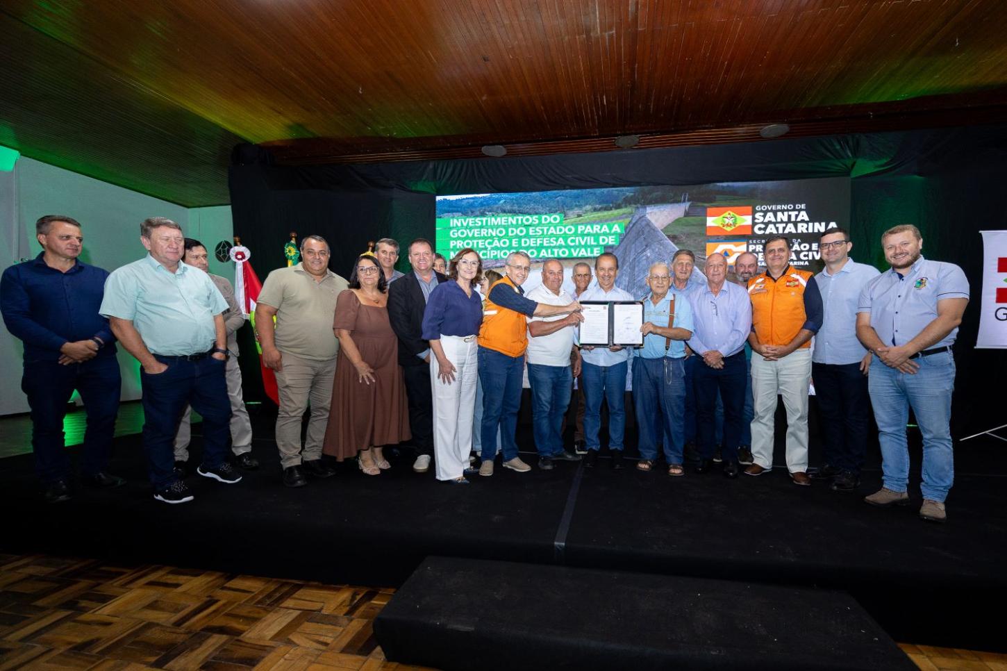 Governador anuncia mais de R$ 215 milhões para obras de prevenção a enchentes e infraestrutura no Alto Vale