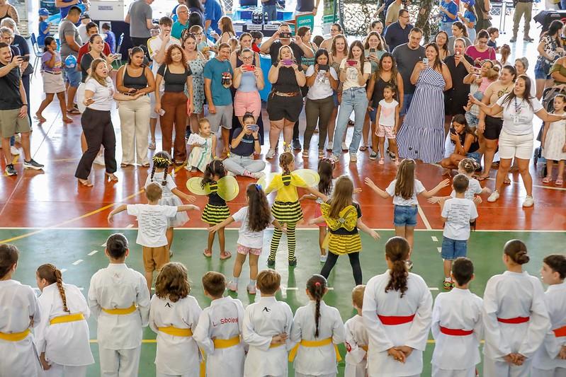 Prefeitura nos Bairros realiza mais de 3,5 mil atendimentos em primeira edição de 2026