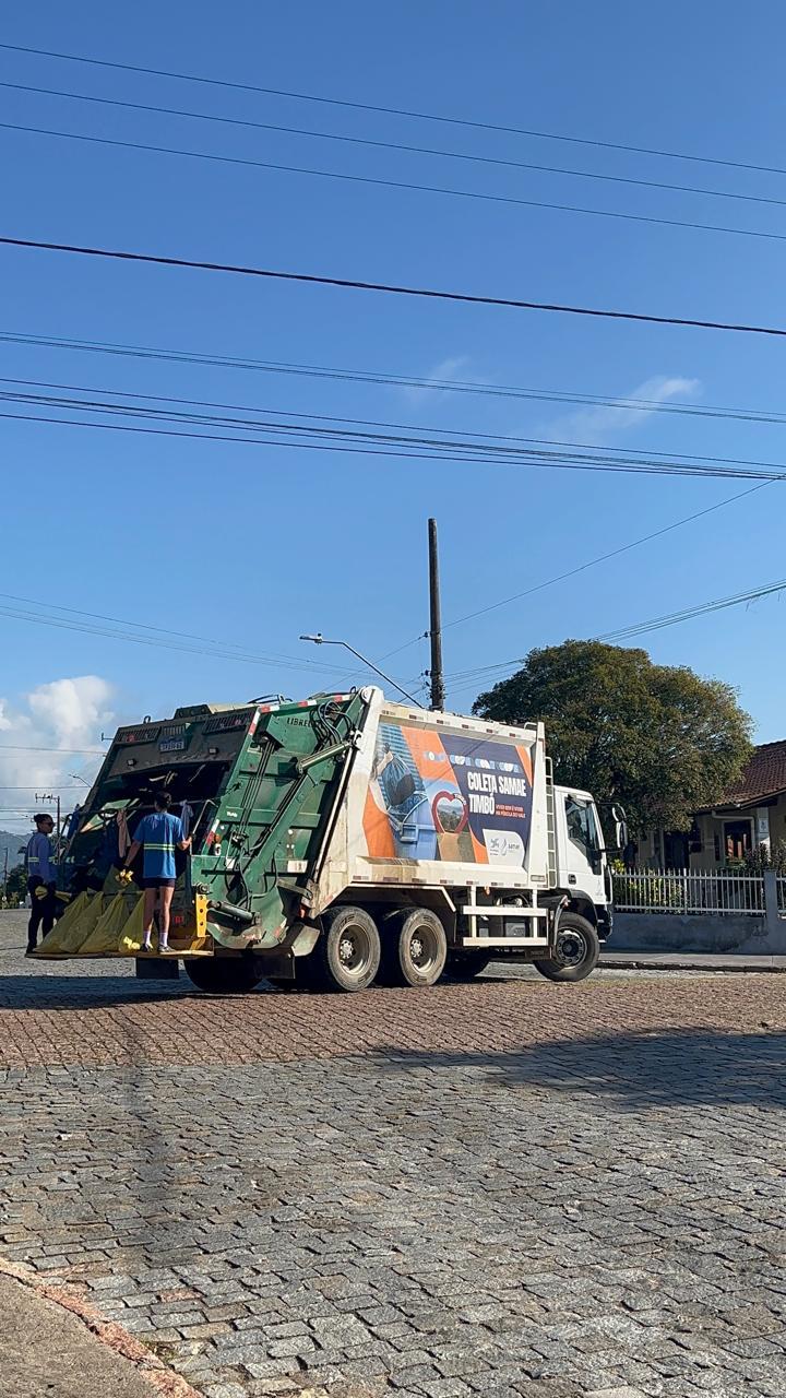 Coleta de resíduos orgânicos e recicláveis mantém normalidade em Timbó no feriado de 1º de maio