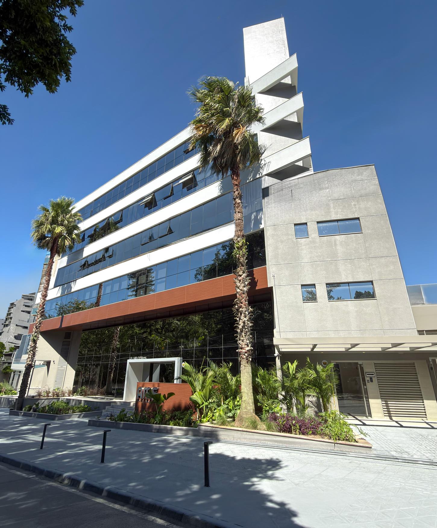 Com mercado de luxo em alta, AMS amplia operação e aposta em nova sede em Florianópolis