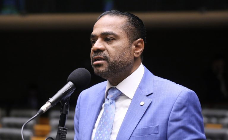 Comissão autoriza inclusão de templos religiosos em programa de energia renovável