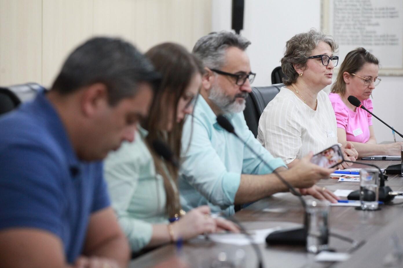 Comissão de Educação discute manutenção das escolas com a Semed