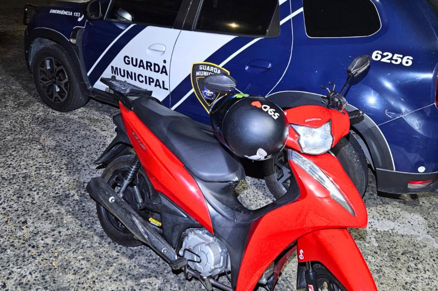 Guarda Municipal recupera motocicleta furtada horas após o crime