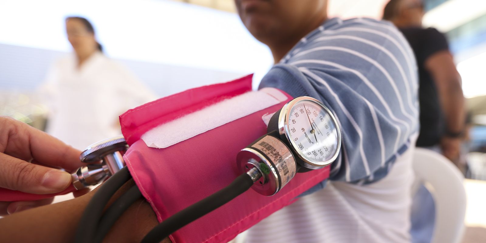 Hipertensão: a condição silenciosa e hereditária que exige novos hábitos