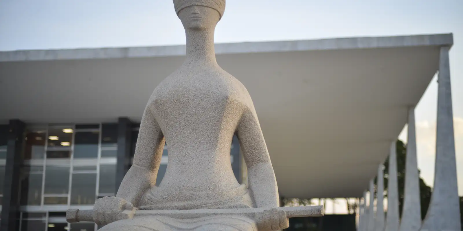 Juízes e promotores solicitam mais prazo para aplicar teto de benefícios