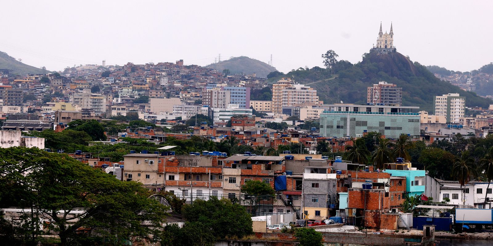 Casal tem prisão preventiva decretada por transportar armamento para facção criminosa