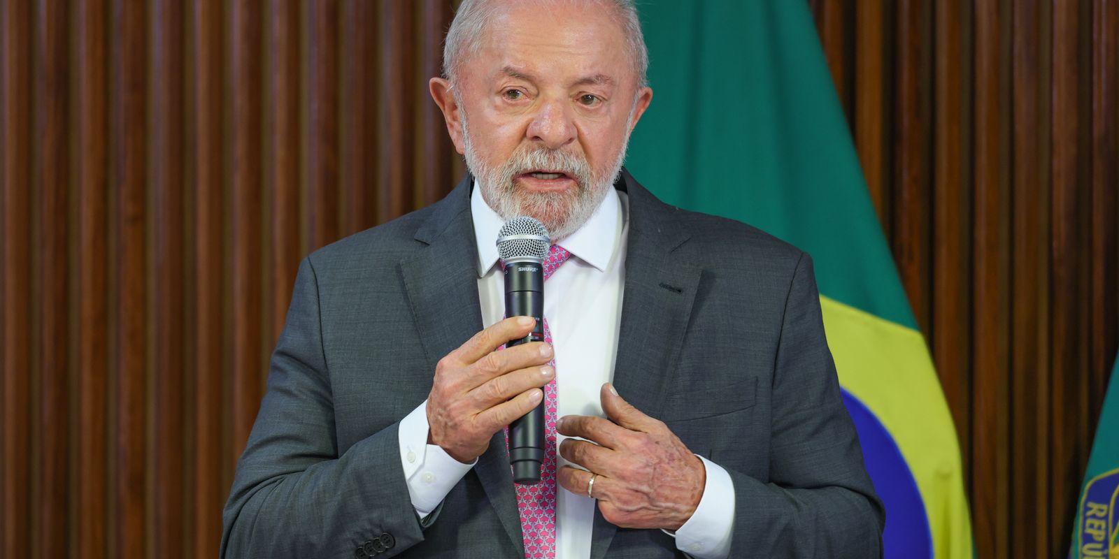 Lula reitera que Brasil não precisa de escolas cívico-militares na educação