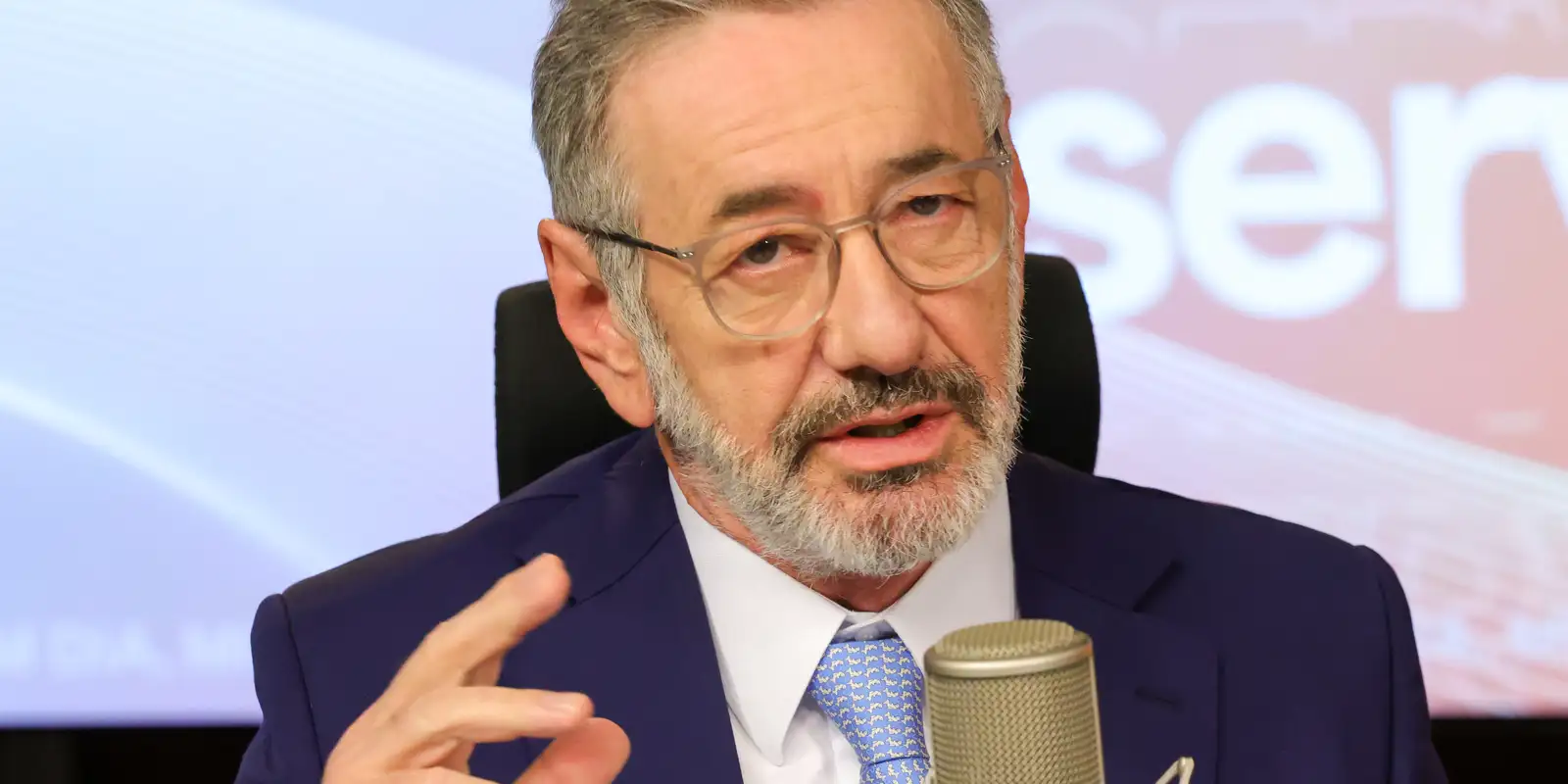 Ministro afirma que o Brasil não visa apenas exportar minerais estratégicos