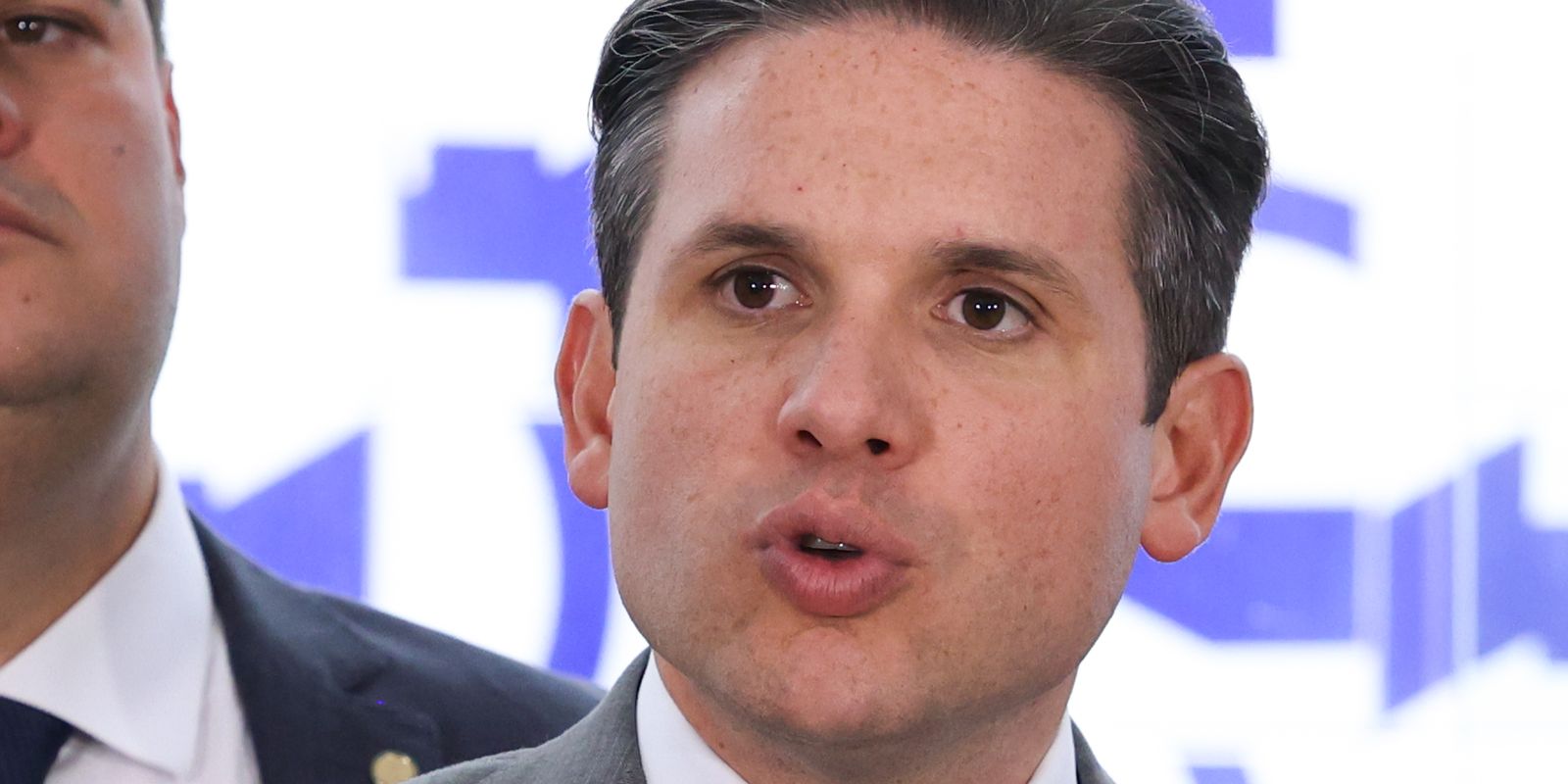 Presidente da Câmara, Hugo Motta, estabelece comissão para debater PEC sobre a jornada de trabalho 6x1