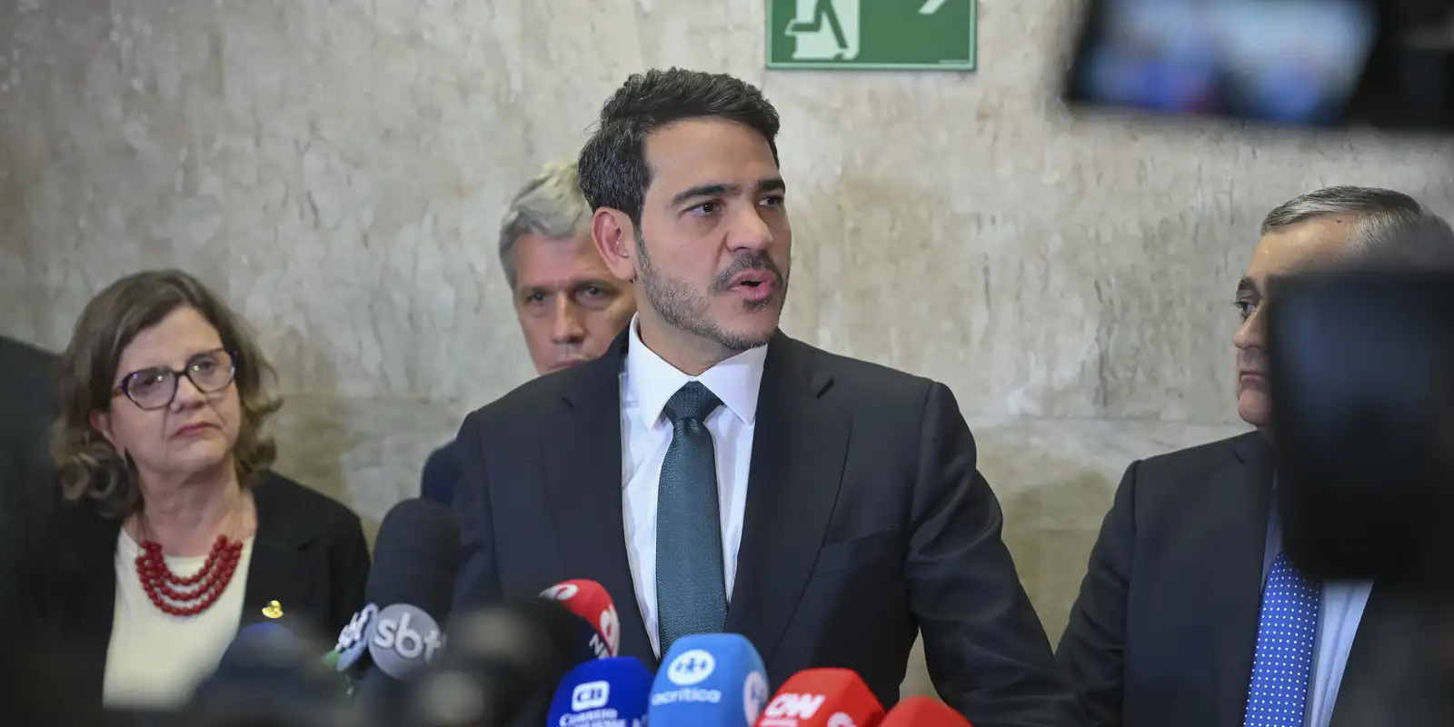 Jorge Messias se manifesta após rejeição no Senado para o STF