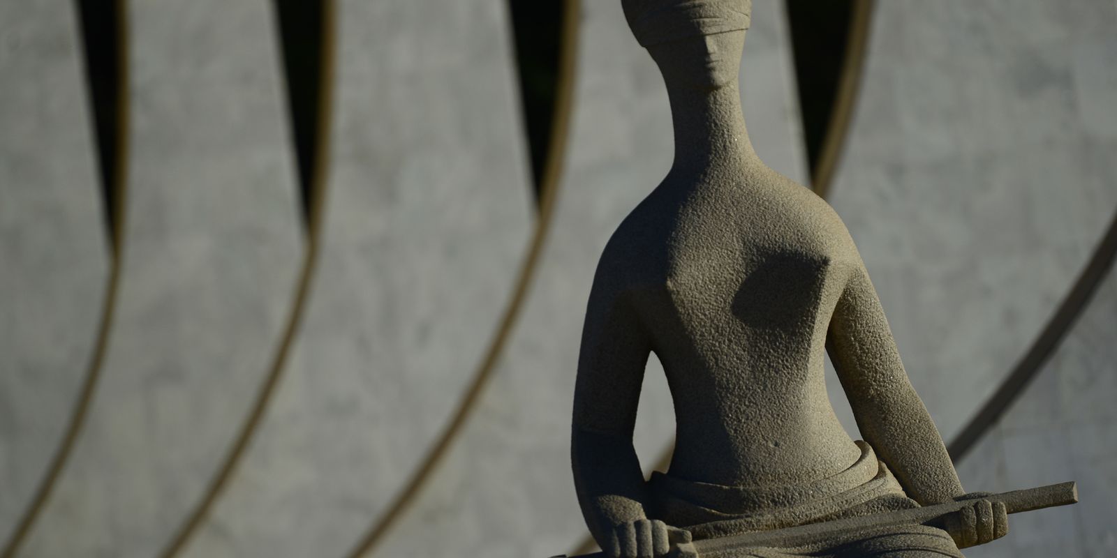 STF estende piso salarial nacional a professores temporários