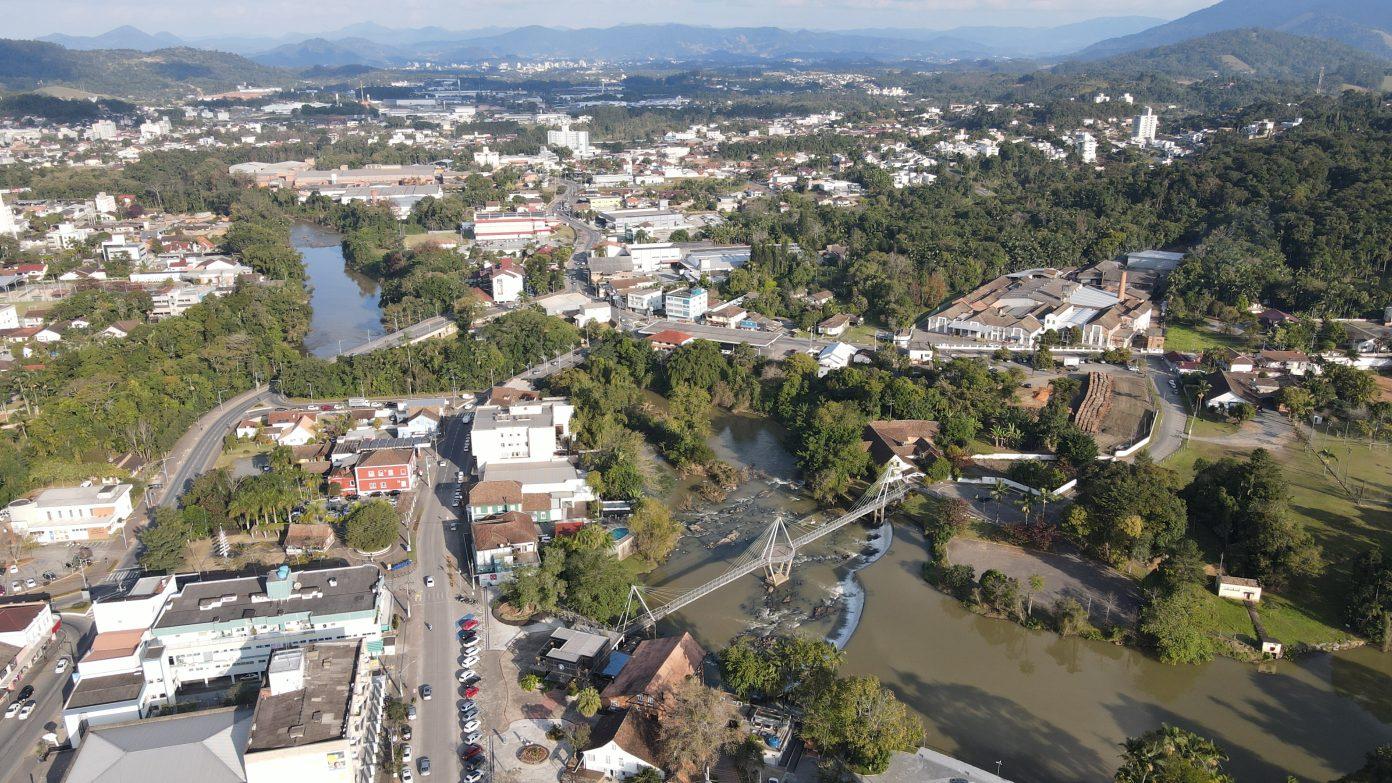 Timbó e o preço da omissão: 40 casas perdidas, muitas desculpas e pouca responsabilidade