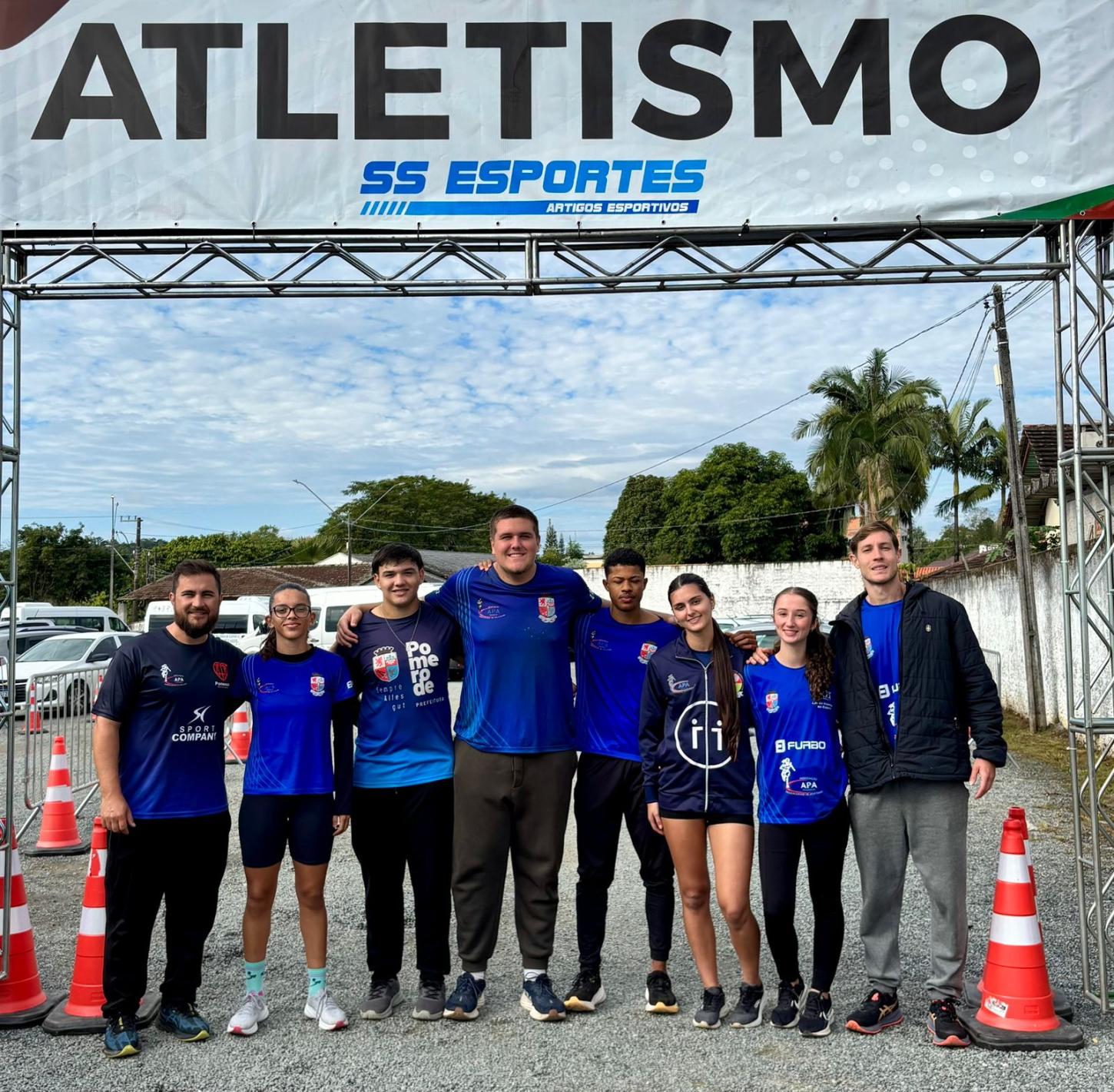 Atletas de Pomerode competem no Estadual Sub-20 e Festival Adulto em Timbó e conquistam medalhas 