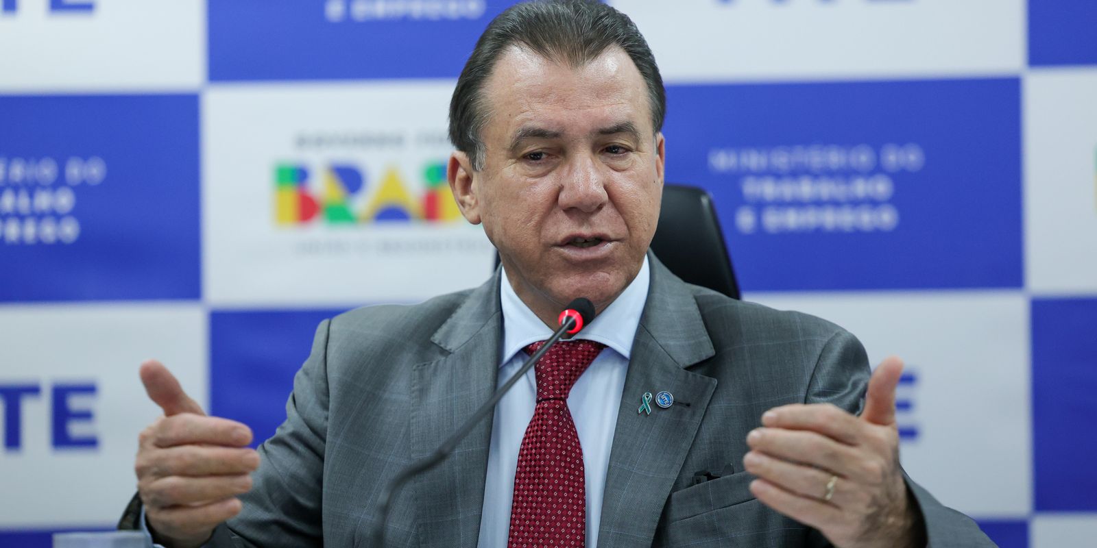 Brasil encerra 2025 com 5% de crescimento no estoque de empregos formais, aponta Rais