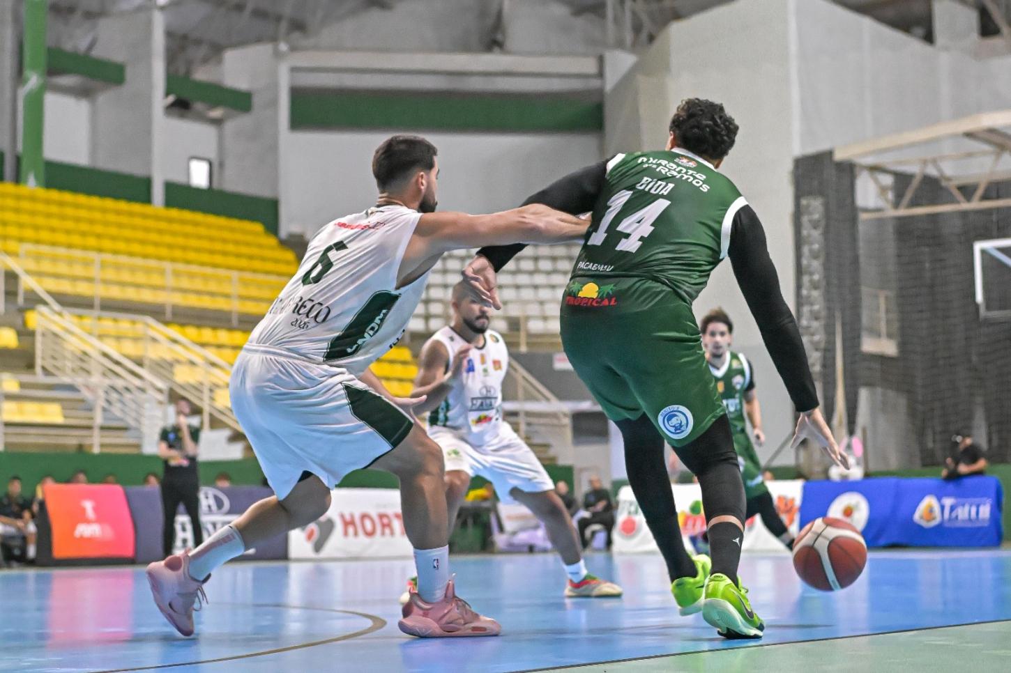 Brusque Basquete perde invencibilidade em casa após derrota para Tatuí no terceiro jogo da final da Liga Ouro