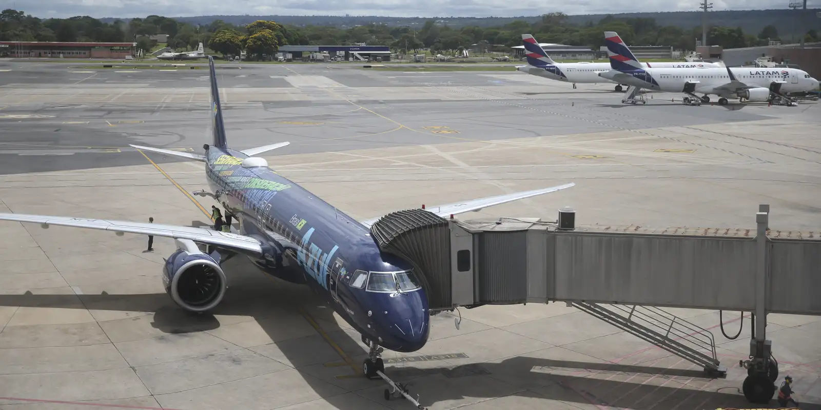 CMN regulamenta linha emergencial de R$ 1 bilhão para companhias aéreas