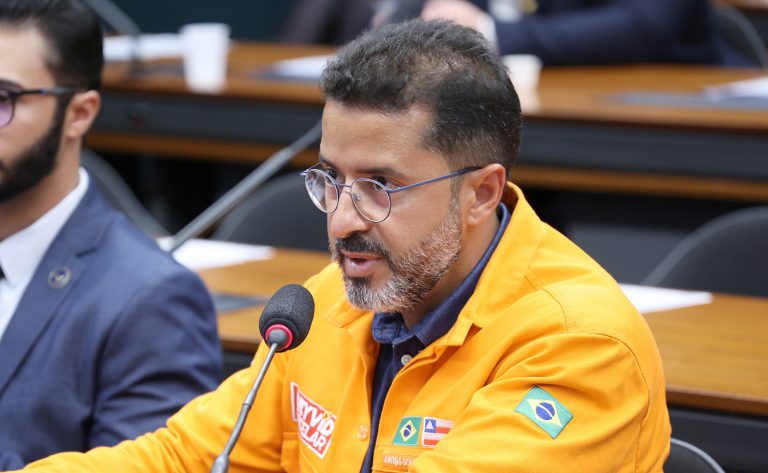 Discussão na Câmara divide opiniões sobre medidas do governo para conter preços dos combustíveis