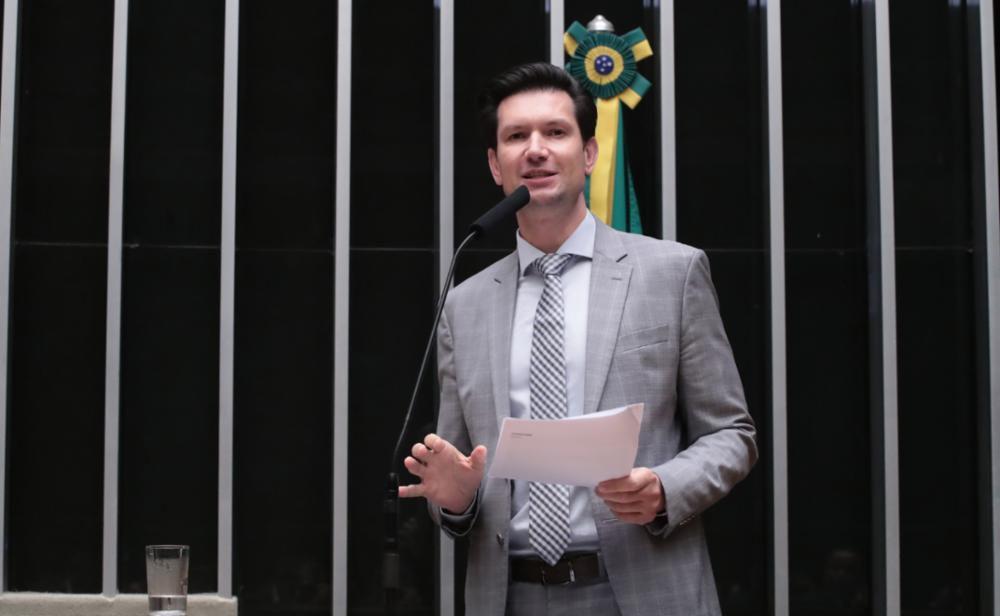 Deputado Gilson Marques apresenta projeto para derrubar decretos de Lula sobre as redes sociais