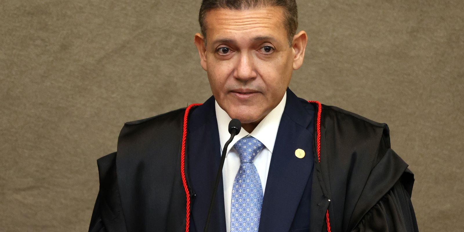 Nunes Marques assume presidência do TSE com foco no desafio da inteligência artificial nas eleições