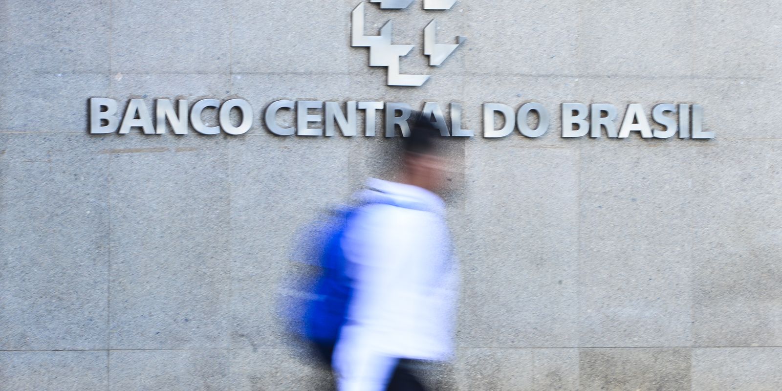 Clientes do conglomerado Master direcionam fundos para grandes bancos, diz Banco Central