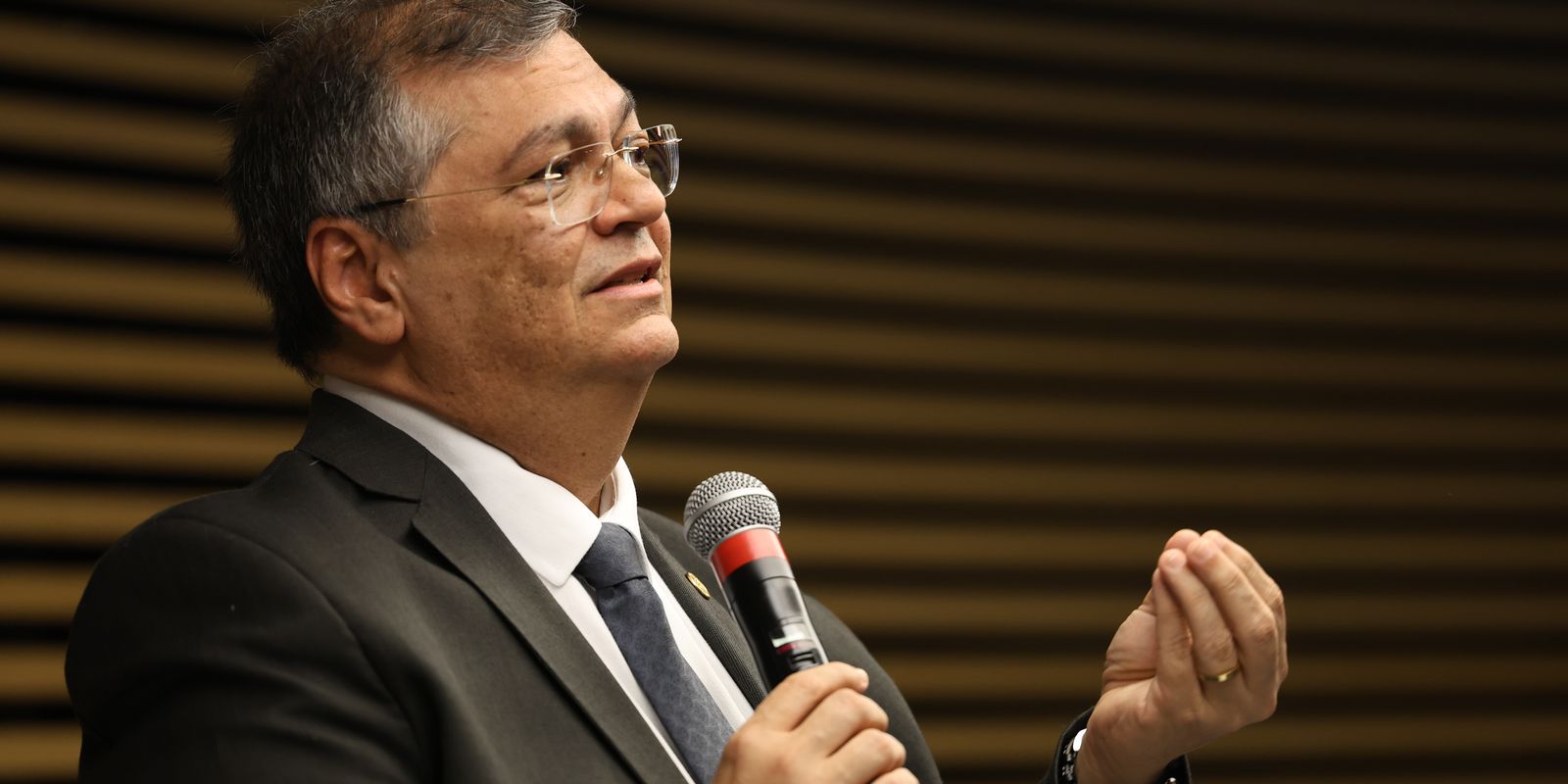 Flávio Dino ordena plano emergencial para reestruturar fiscalização da CVM