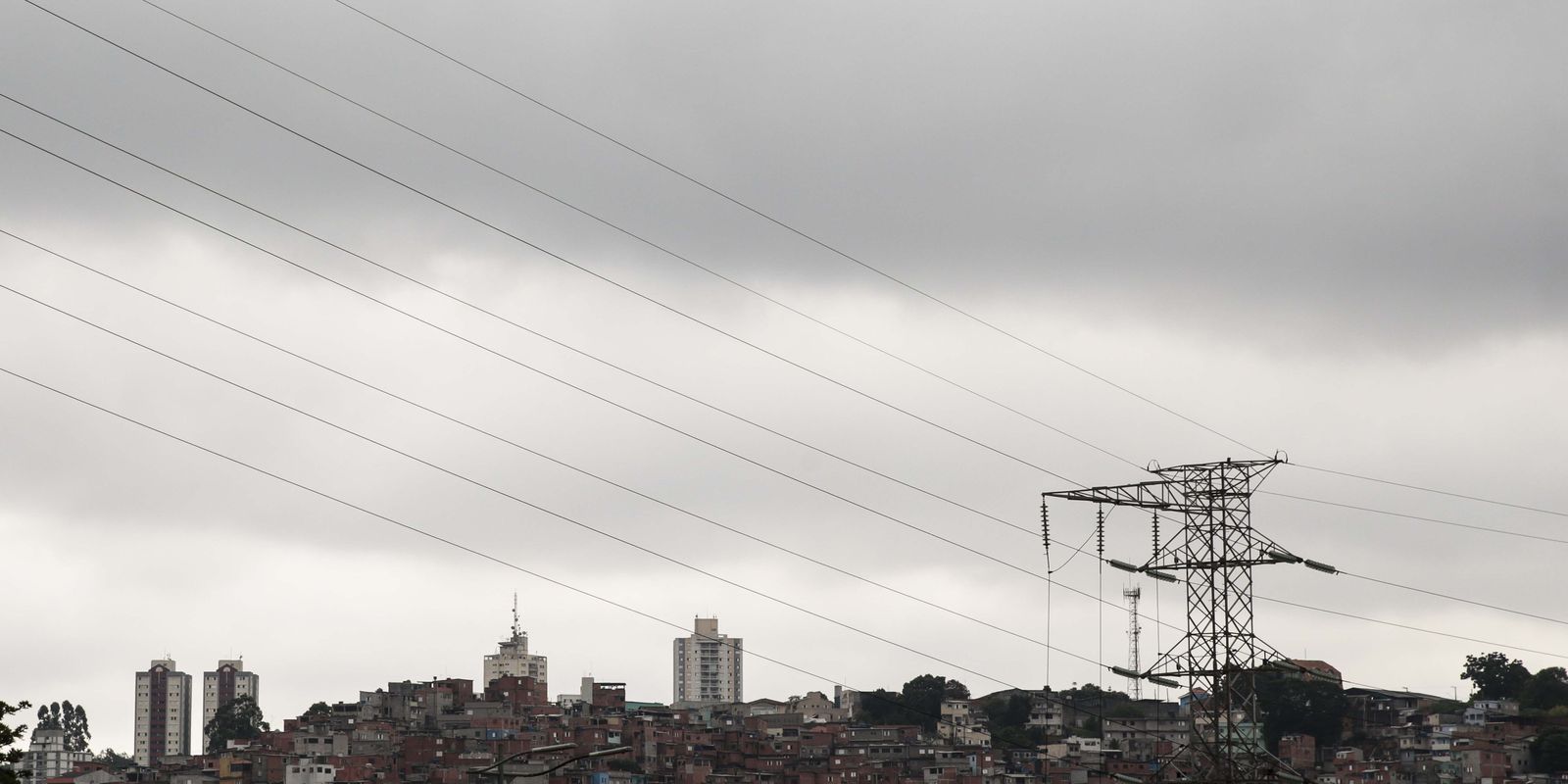 Inmet alerta para temporais e chuvas intensas no Sudeste e Norte neste fim de semana
