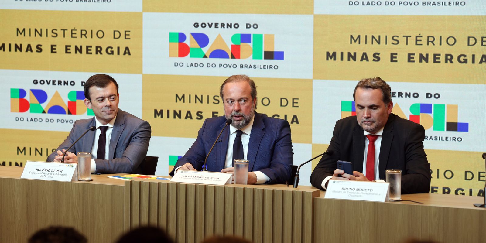 Governo federal institui subsídio de até R$ 0,89 para frear preços dos combustíveis