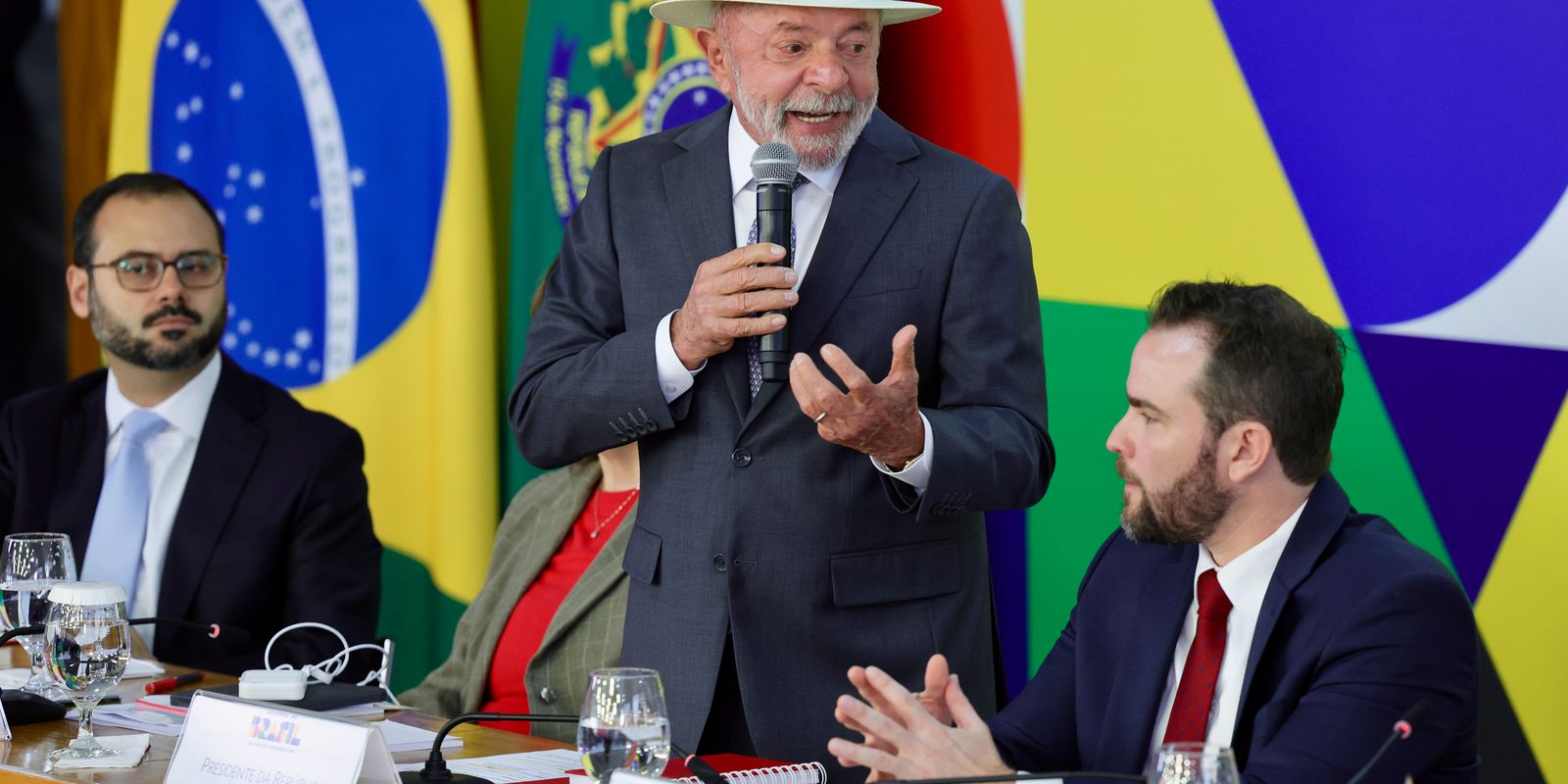 Lula afirma que o Desenrola Brasil permitirá que brasileiros recuperem o crédito e quitem dívidas