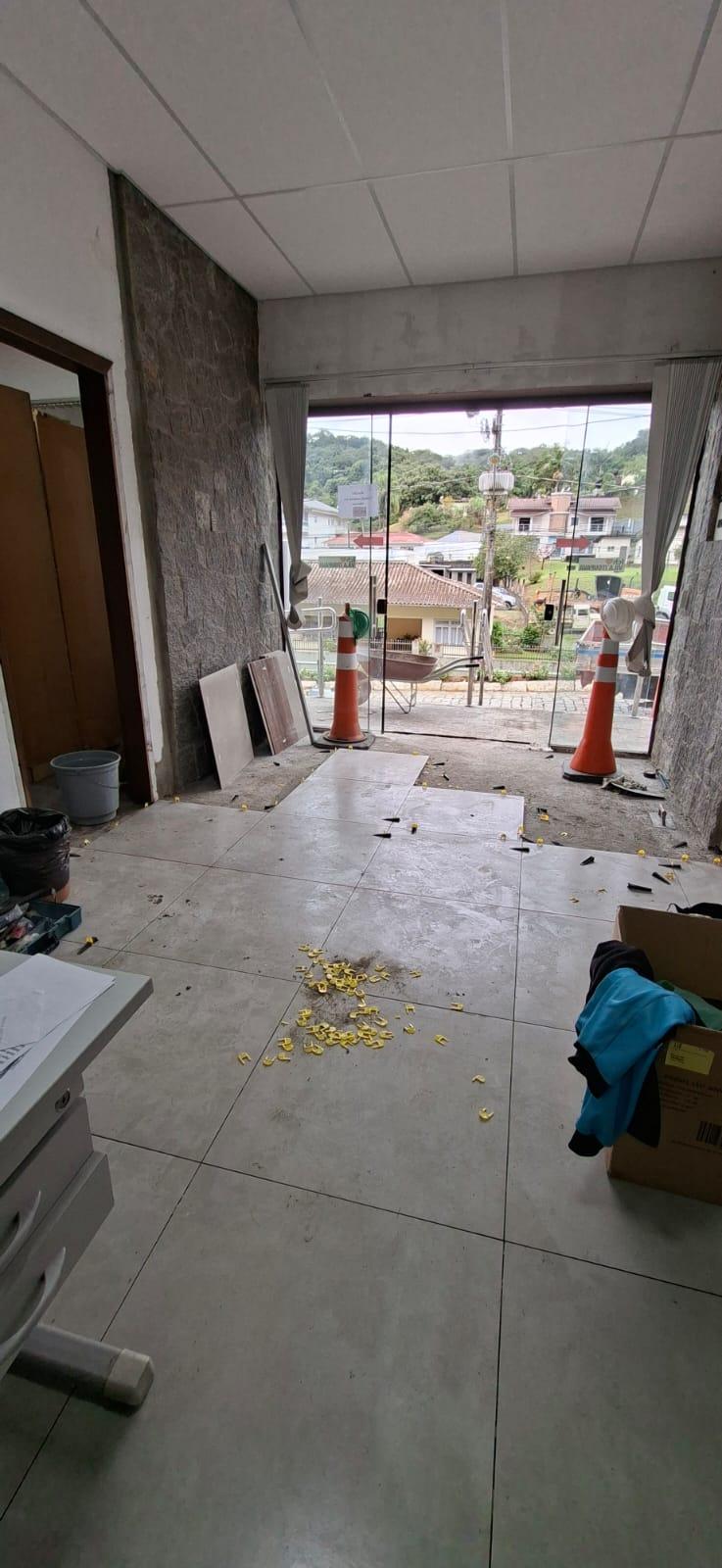 Prosseguem as obras de melhorias do prédio da Intendência da Vila
