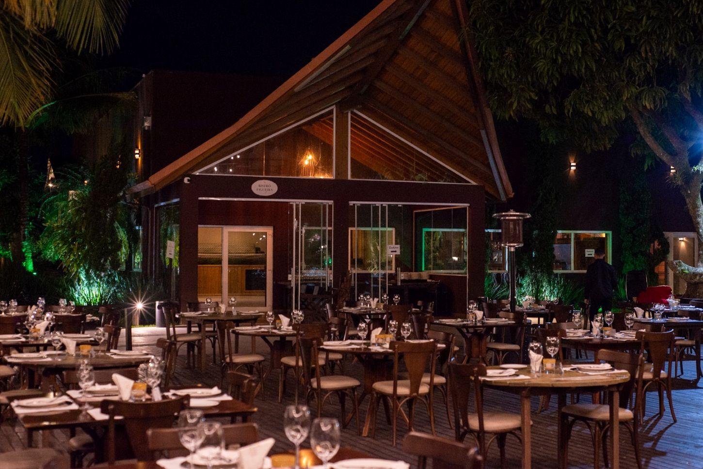 Romance à beira-mar: Pousada Estaleiro Guest House prepara jantar exclusivo para o Dia dos Namorados