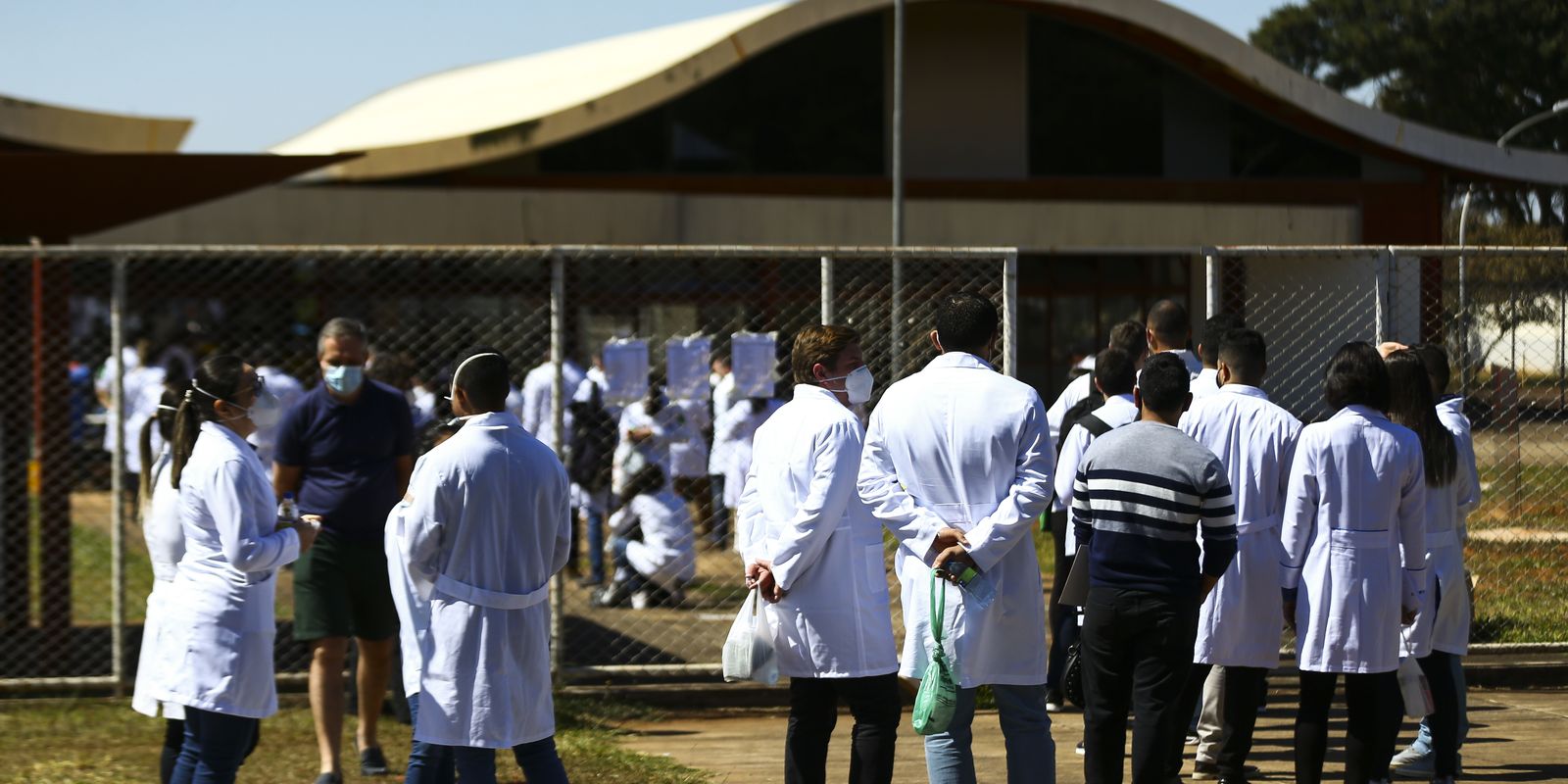 Prova prática do Revalida acontece neste fim de semana para médicos formados no exterior