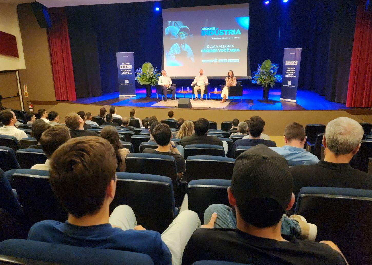 Semana da Indústria 2026 terá palestras, networking e Feirão de Empregos no Vale do Itajaí-Mirim