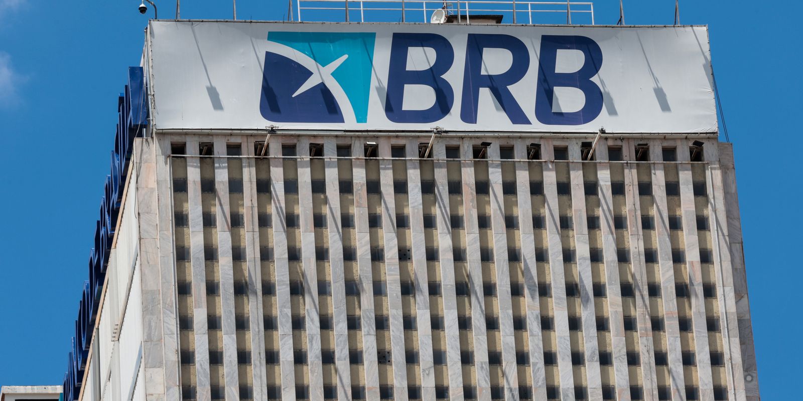 STF suspende julgamento sobre uso de imóveis públicos para garantir empréstimos do BRB
