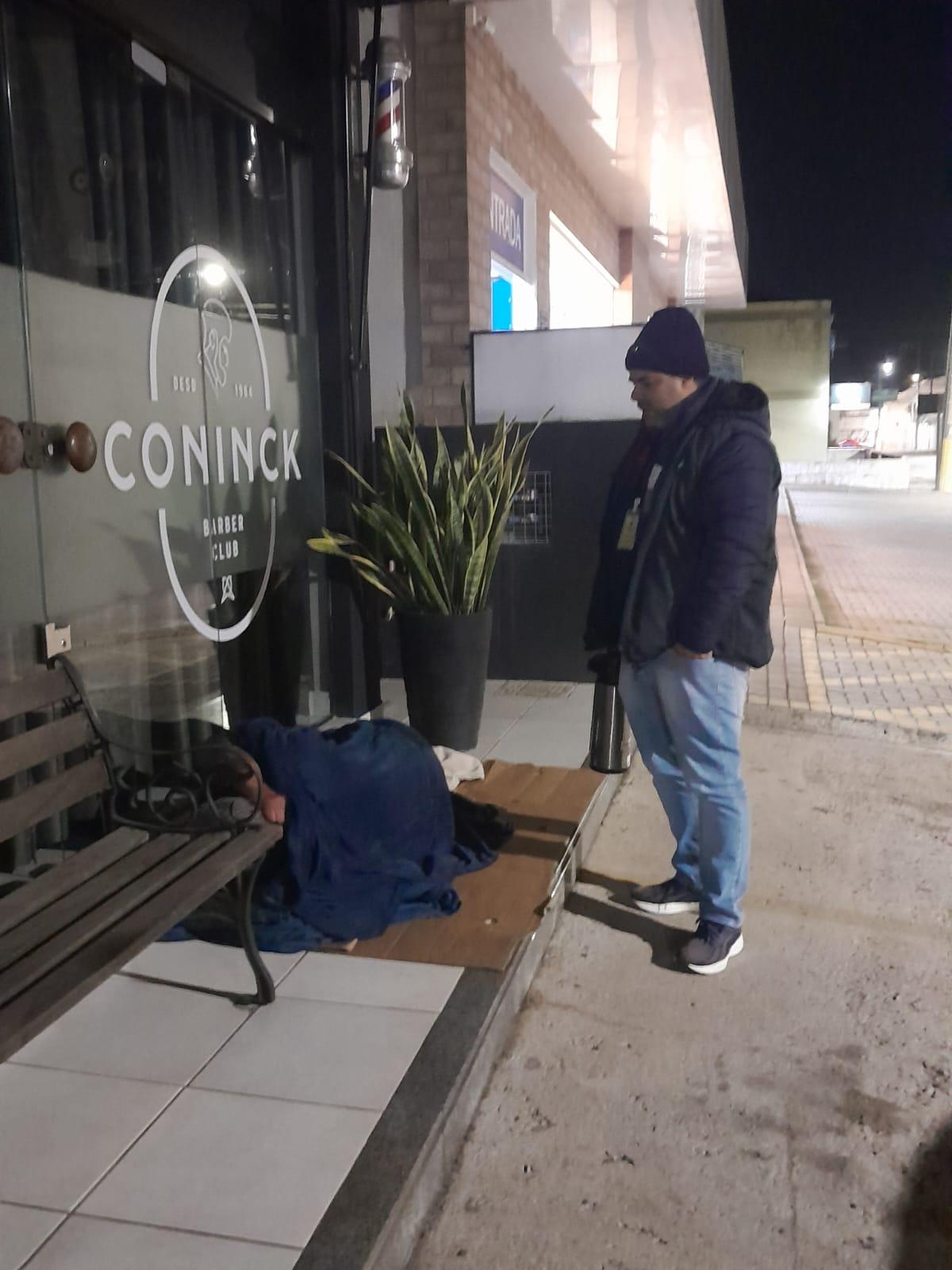 Abordagem Social atende oito pessoas em situação de rua em mais uma noite de ação em Gaspar 